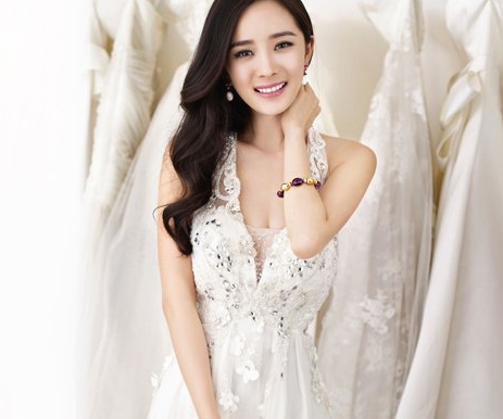杨幂时尚新娘婚纱照_杨幂时尚新娘婚纱照演绎气质范(3)