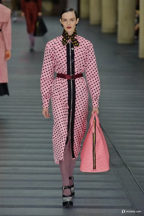 Dior叫板MIUMIU 2014度假系列也玩拉链