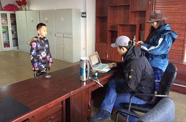 央视《乡村警察故事》抚顺海选演员 市民圆了