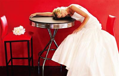 从头到脚 新娘婚纱照拍摄姿势攻略