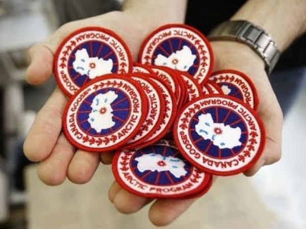 90秒知道 郑爽小井过冬只穿鹅牌羽绒服