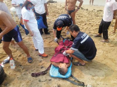 大连付家庄浴场发生两起溺水事故 一人死亡