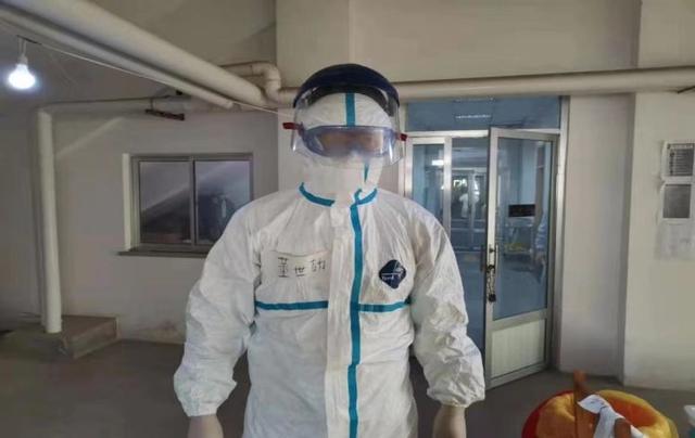 董世劼:医者仁心担己任 无私无畏抗疫情