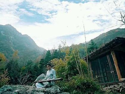 90后小情侣隐居深山 建300平米别墅仅花6万_大辽网_腾讯网