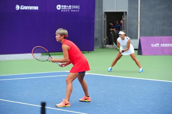 兹沃娜列娃无缘网球赛冠军 乌克兰女将封后