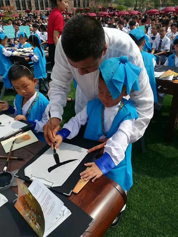 最好的相遇 嘉汇橡树外国语学校开学典礼