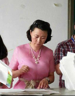 海燕现身辽宁大学外语学院考场监考