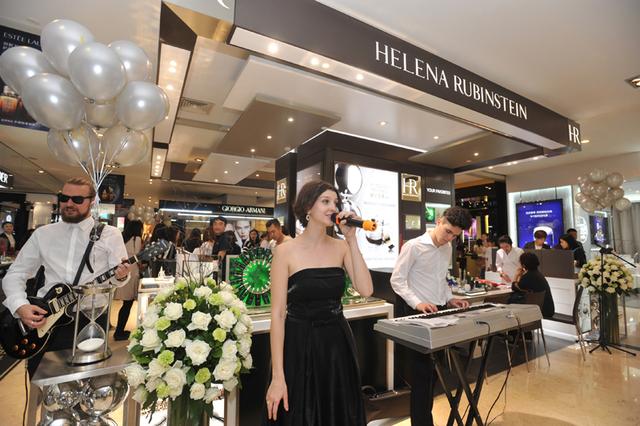 HR赫莲娜中兴-沈阳商业大厦形象专柜华丽揭幕