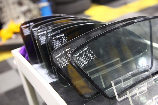 看完这个就知道 汽车玻璃到底有没有必要贴膜