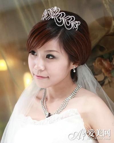 动感短发新娘造型 营造属于你的浪漫