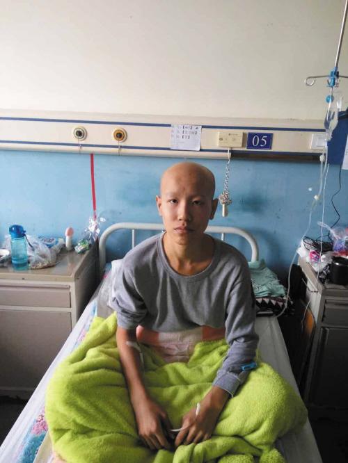 高二男孩患骨癌六成治愈率 巨额治疗费难住家