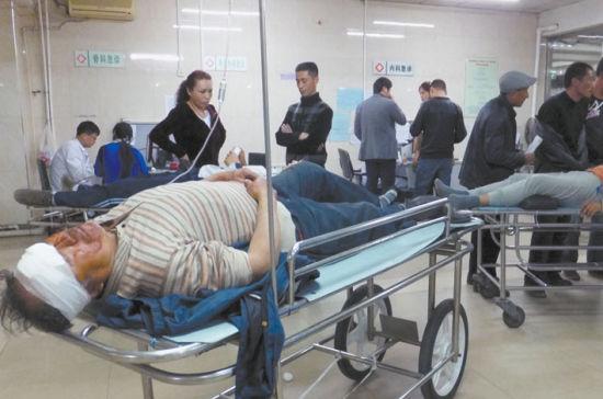 苏家屯发生车祸:大货迎面撞中巴伤37人