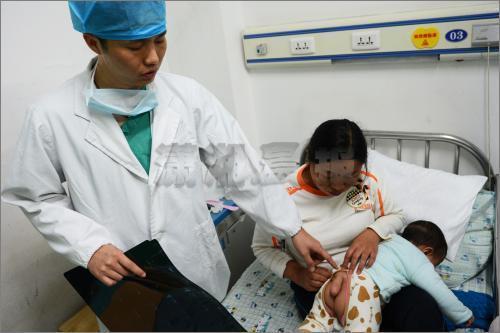 婴儿长出10厘米尾巴 医生:脊髓栓系综合征