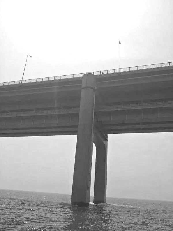 网曝星海湾跨海大桥出现裂缝 专家:是正常的