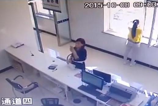 女民警被群众拍不在岗视频用监控自证清白