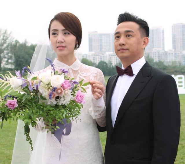 孙莉再披婚纱 与黄磊举办相爱20周年派对