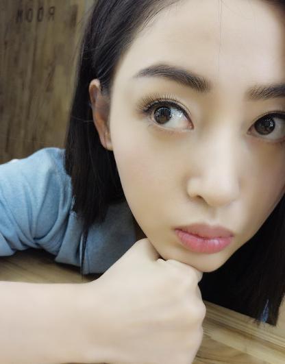 韩雪不当演员当网红?变身美妆博主超专业