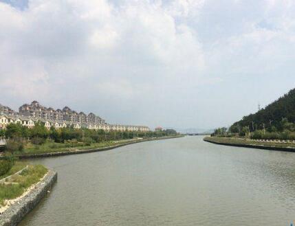 龙河和凤河是旅顺口区两条主要河流,两条河都由于历史原因和城市人口