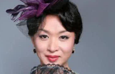 小伙想变女人自学视频挥刀自宫 称偶像是金星