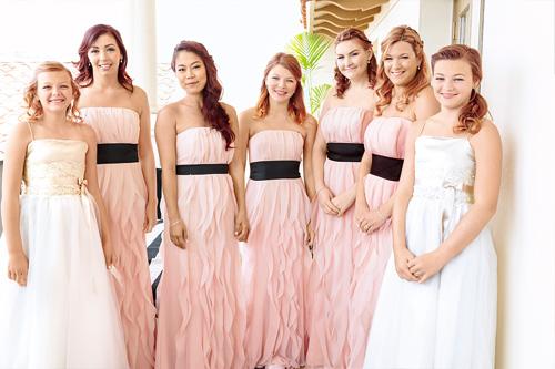 为闺蜜做伴娘 挑选礼服5大准则_大辽网_腾讯网