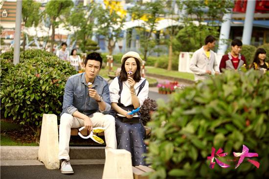 《长大》收官引泪崩 陆毅生死难测吻别白百何