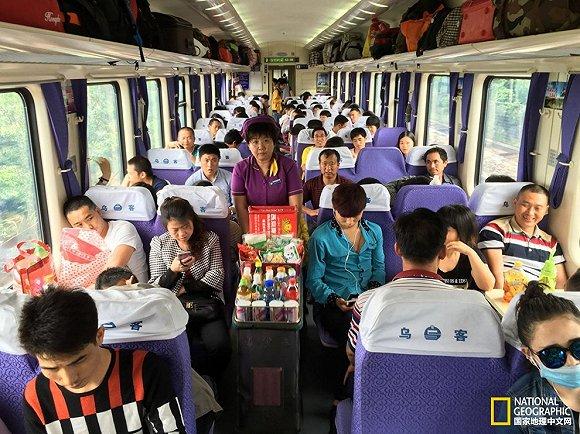 世界上最长的火车之旅 从香港到新疆你会看到