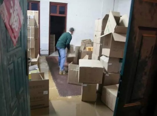 郾城第二实验中学无塔供水压力罐爆炸 导致燃