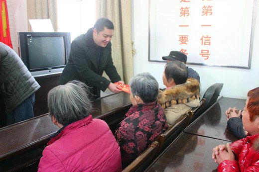 关爱老人善行天下 东陌在行动!