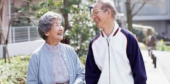 中国养老市场商机4万亿 32家上市公司进军养老