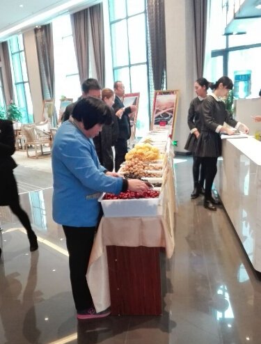 半价狂欢购 东陌“抢”先一步