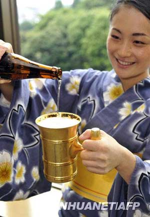 纯金啤酒杯 售价5万美金？