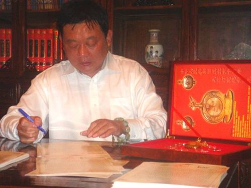 建国60年金镶玉“国庆灯笼怀表”投资前景看好