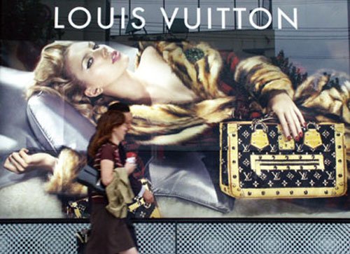 Who is the main force of China's consumption of luxury goods?