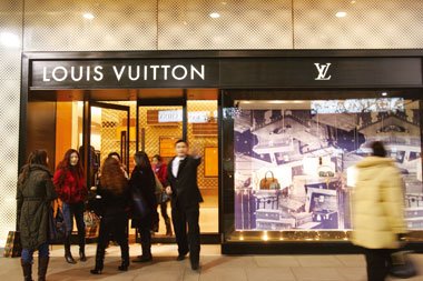 Who is the main force of China's consumption of luxury goods?