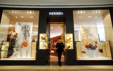 Who is the main force of China's consumption of luxury goods?