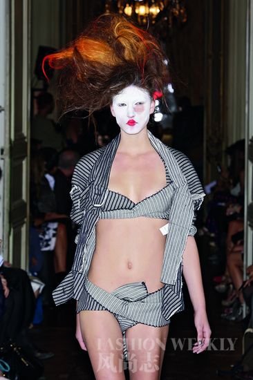 Please take to the streets this season to wear underwear