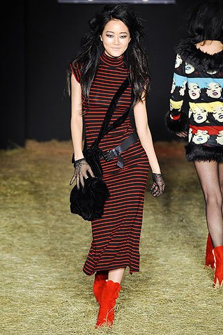 Neutral force fashionable girl new tricks