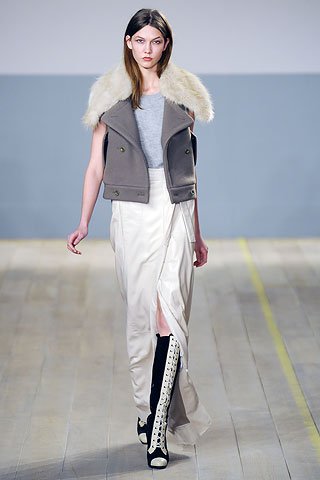 Neutral force fashionable girl new tricks
