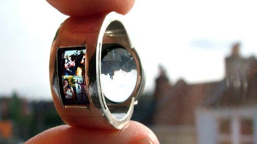 Portrait photos from this portable projector with ring