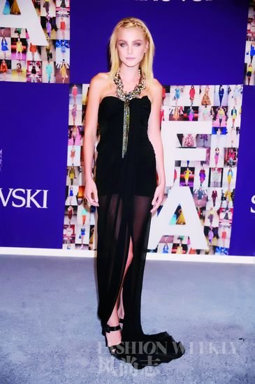 Running out the red carpet fight ruthless supermodel star Striving