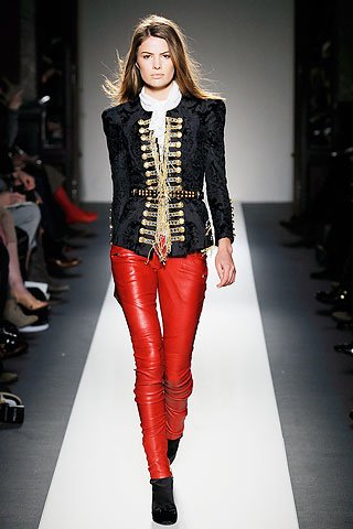 Red Leggings Cover Model Queen Teng