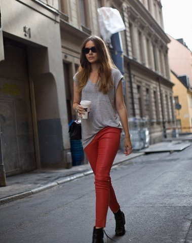 Red Leggings Cover Model Queen Teng