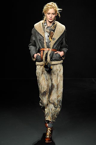 Neutral force fashionable girl new tricks