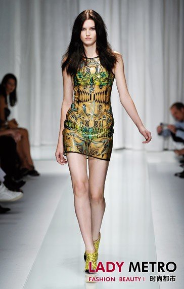 LOOK season's most fashionable avant-garde Toushi Zhuang