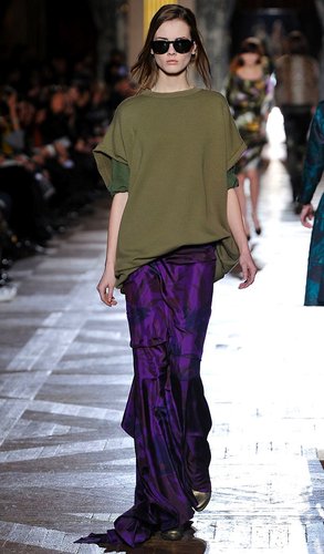 Neutral force fashionable girl new tricks