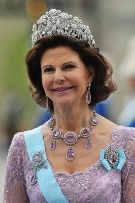 Royal Crown luxury noble