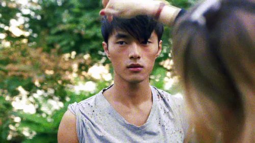 纽约时装周场外的超模赵磊