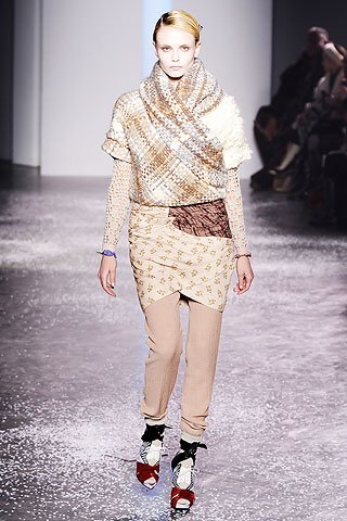 Neutral force fashionable girl new tricks