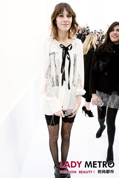LOOK season's most fashionable avant-garde Toushi Zhuang