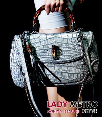 10 paragraph timeless classic handbag